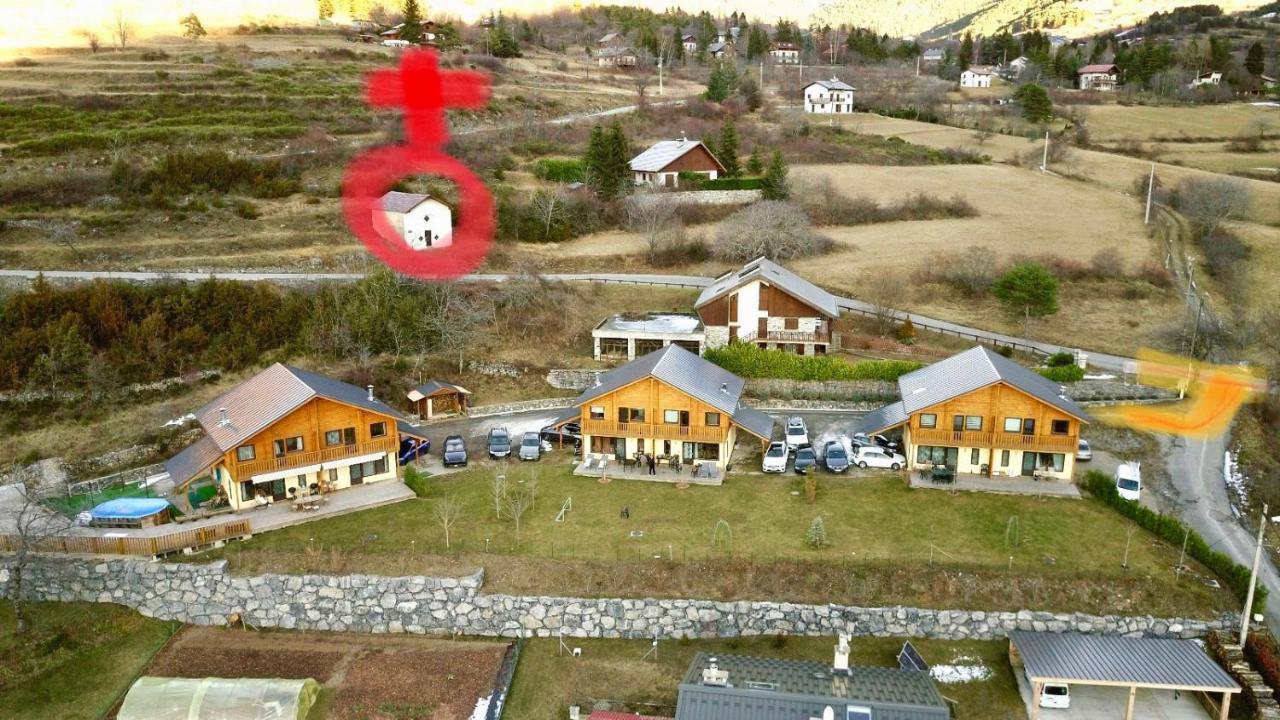 Les Chalets Fleurs De France - Kota Saint-Dalmas Exterior foto