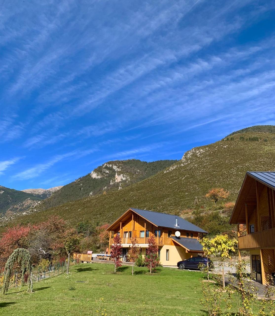 Les Chalets Fleurs De France - Kota Saint-Dalmas Exterior foto